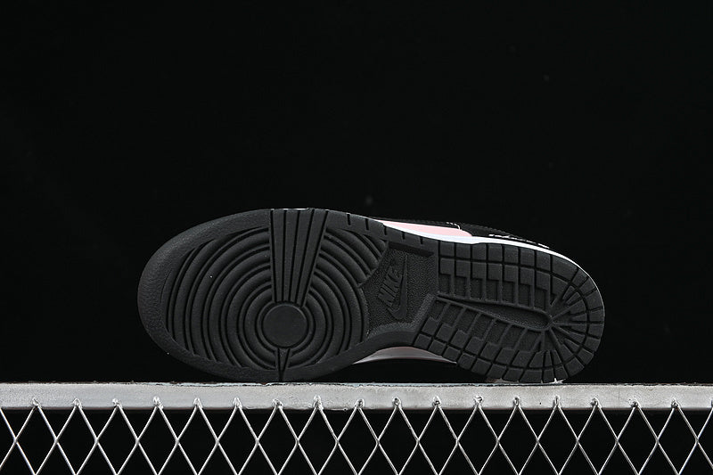 【300】【CW1590-100】-[SB DUNK LOW BLACK/PINK]-[WOMAN:35.5-40]