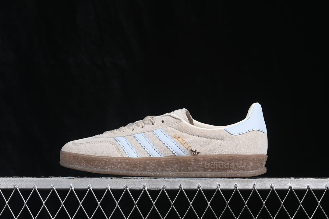 【210】[JR2432]-[GAZELLE INDOOR WONDER BEIGE/HALO BLUE/GUM]-[WOMAN:35-39]-[MAN:40-45]