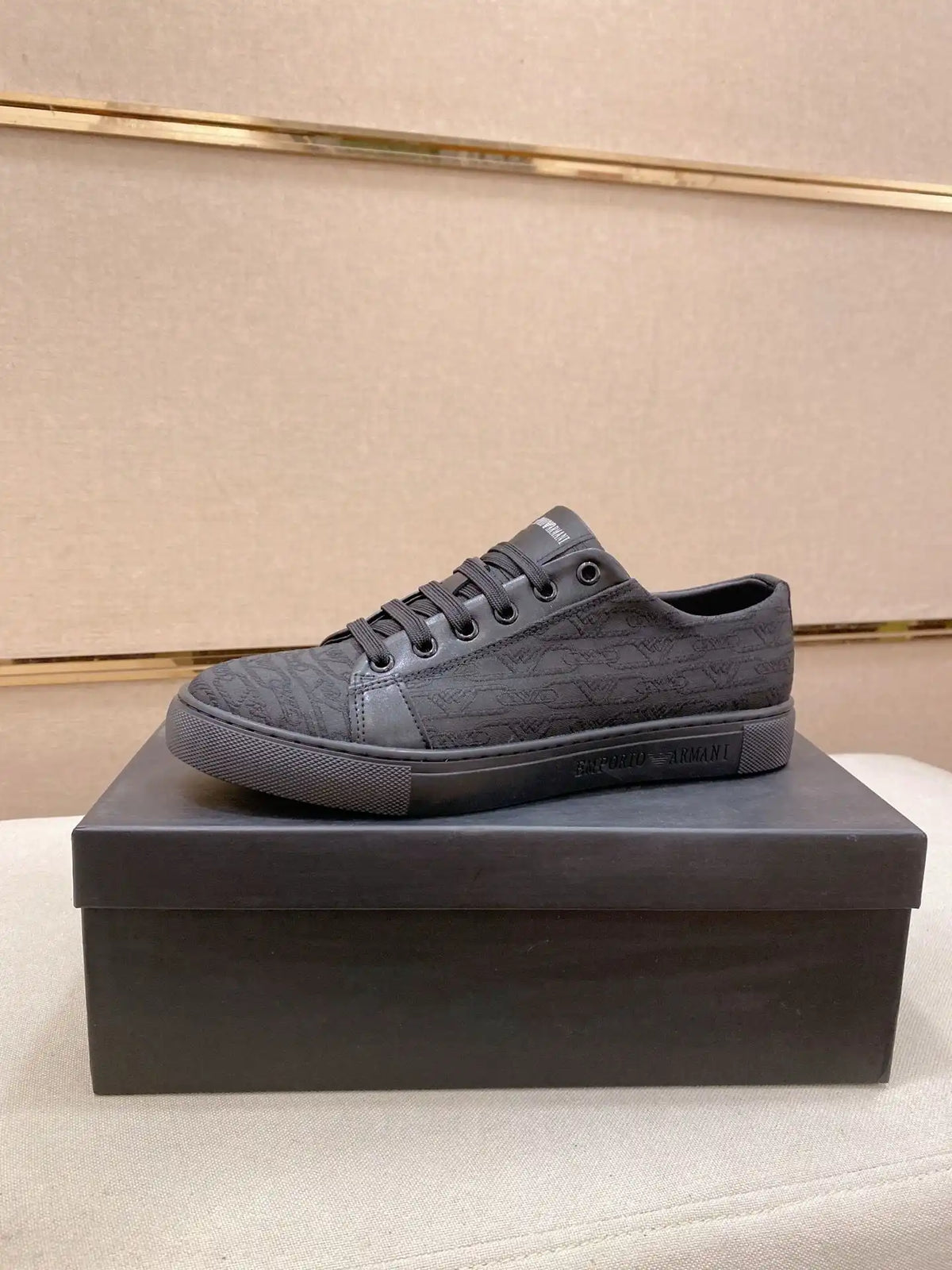 Armani* Men's Code: 0824B30 Size: 38-44 (45 customized)