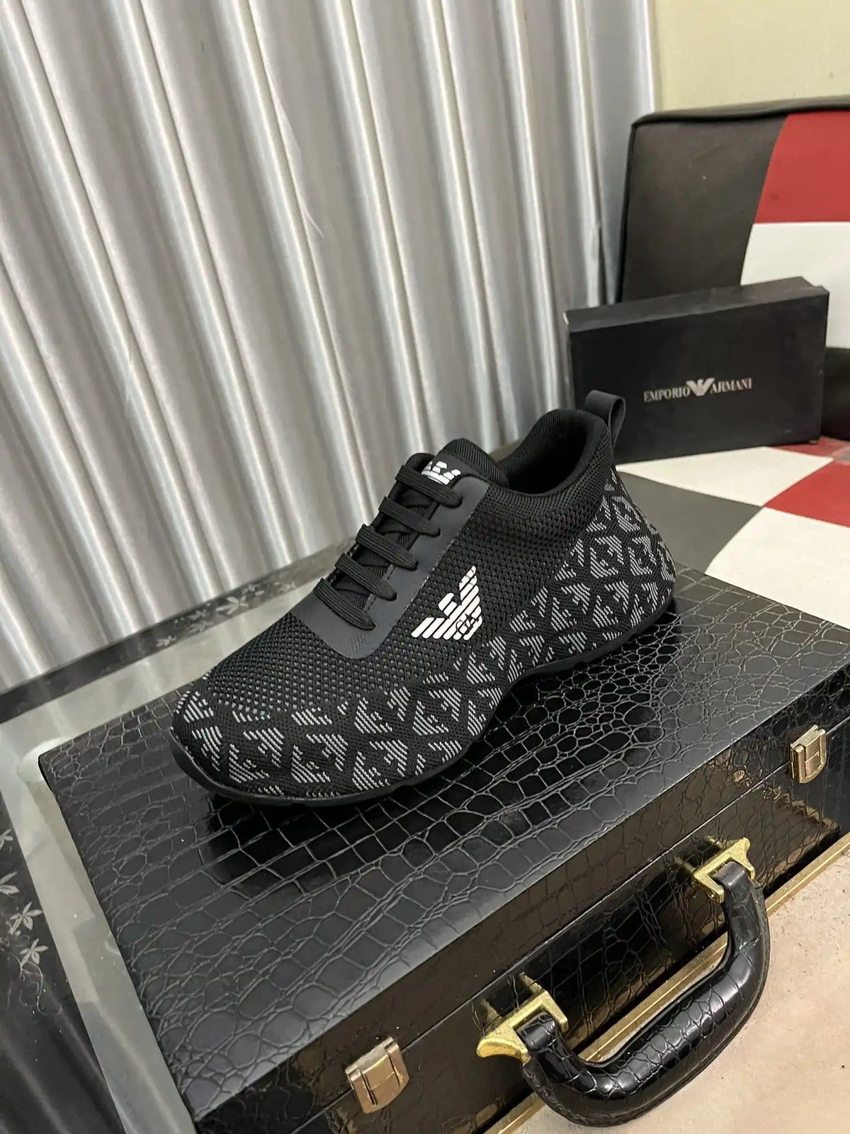 Armani Men's Shoe Code 8C Size3844
