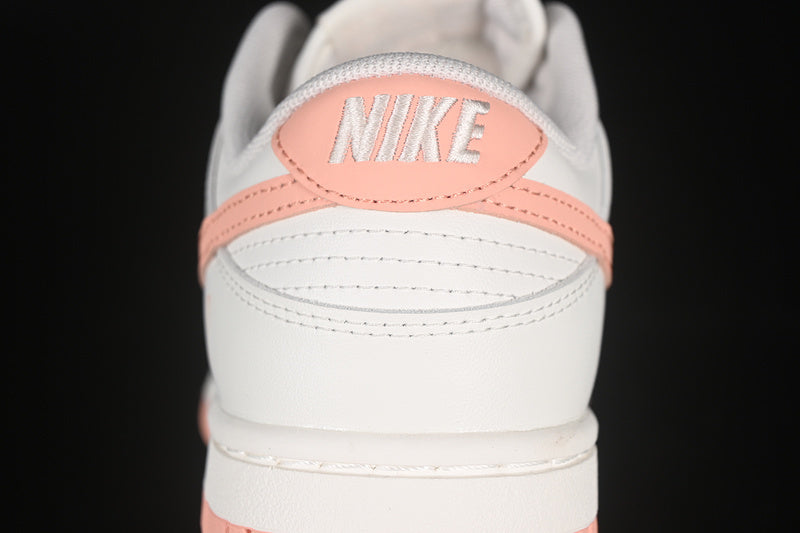 SB DUNK LOW WHITE/PINK