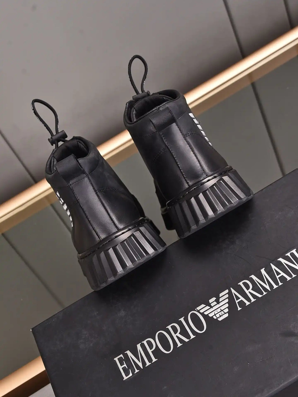 Armani has leather and fur men's shoes with code 27B7 Size38444 custom-made