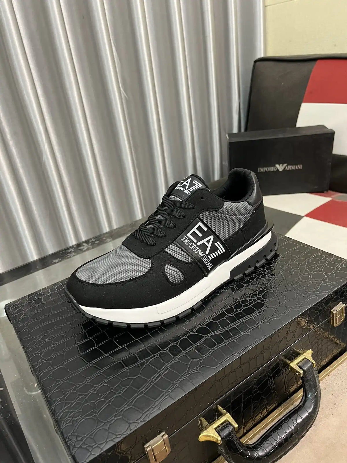 Armani Men's Shoe Code 8B Size3844