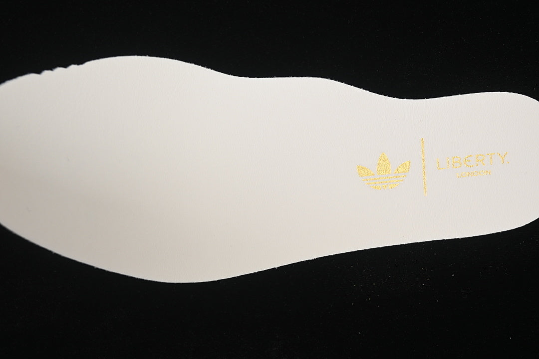 【220】[JP5309]-[GAZELLE INDOOR OFF-WHITE/MULTI]-[WOMAN:35-39]-[MAN:40-45]