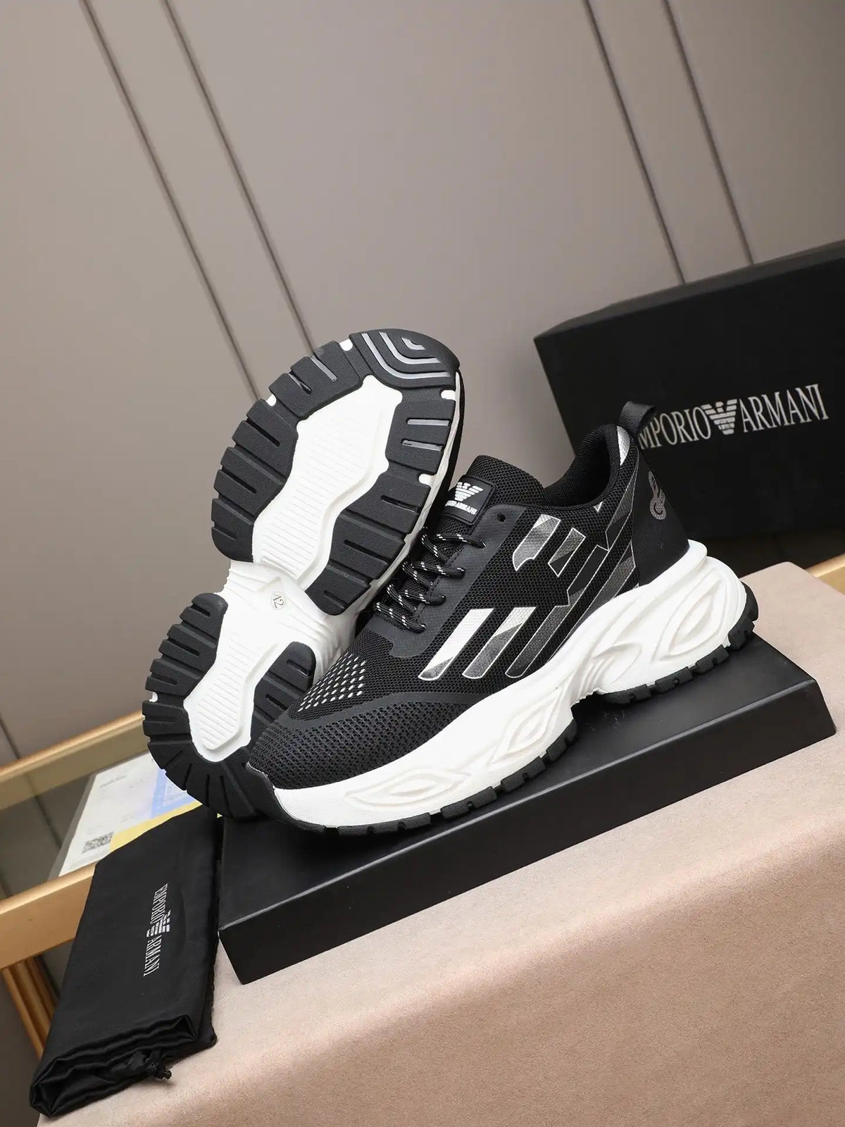Armani* Men's Code: 09B60 Size: 38-44 (45 customized products without return)