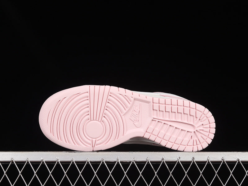 【330】[DV3054-600]-[SB DUNK LOW PINK FOAM/PURE PLATINUM/PHANTOM]-[WOMAN:36-40]