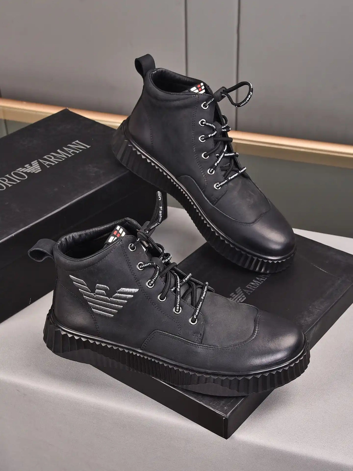 Armani has leather and fur men's shoes with code 27B7 Size38444 custom-made