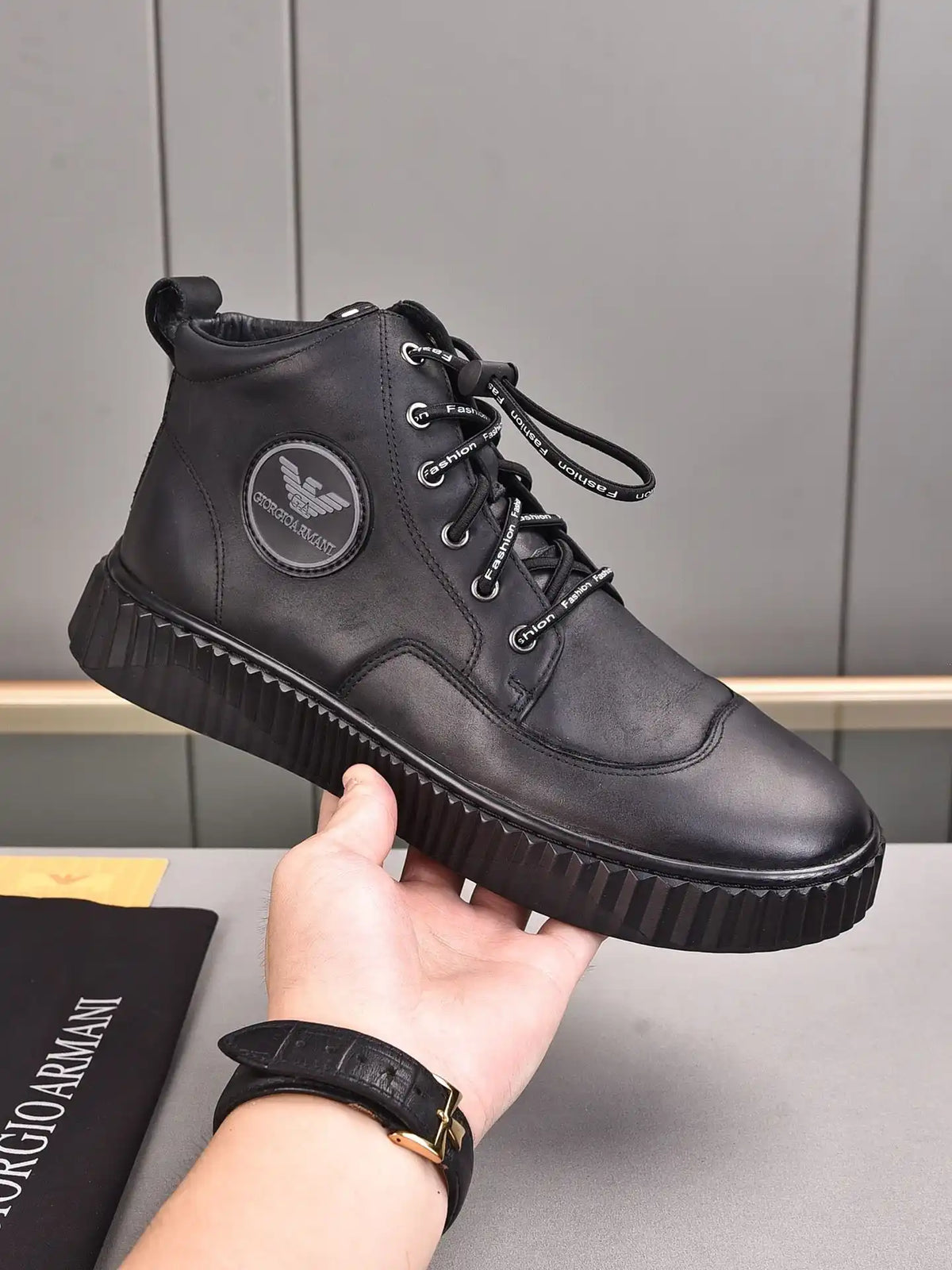 Armani has leather and fur men's shoes with code 27B7 Size38444 custom-made