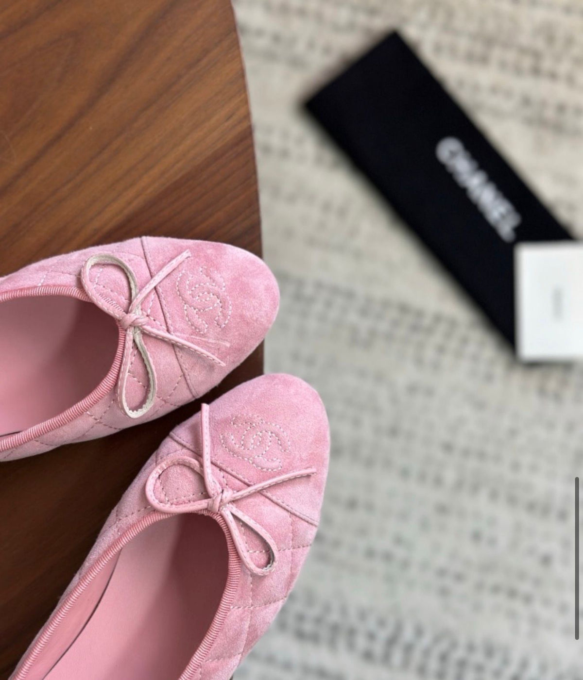 Ballerina flats, featuring a soft quilted texture and a delicate front bow with the signature CC logo