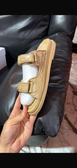 Channel slipper stock
