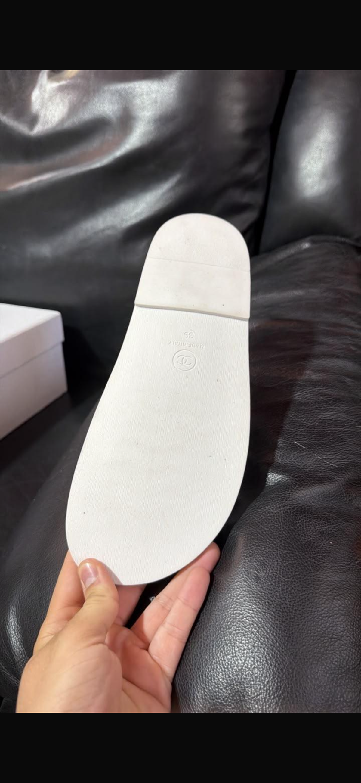 Louis vuitton slipper stock