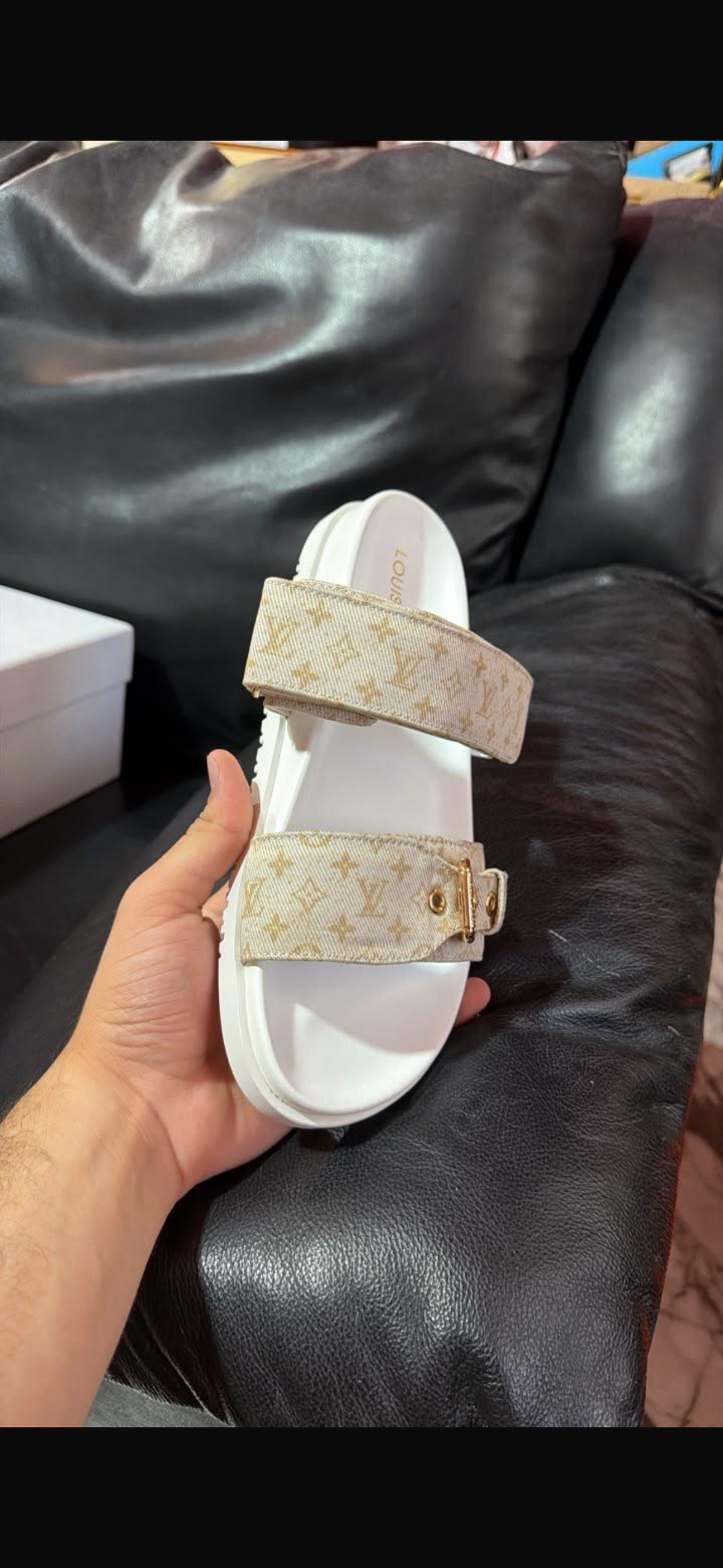 Louis vuitton slipper stock