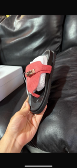 Hermes slipper stock