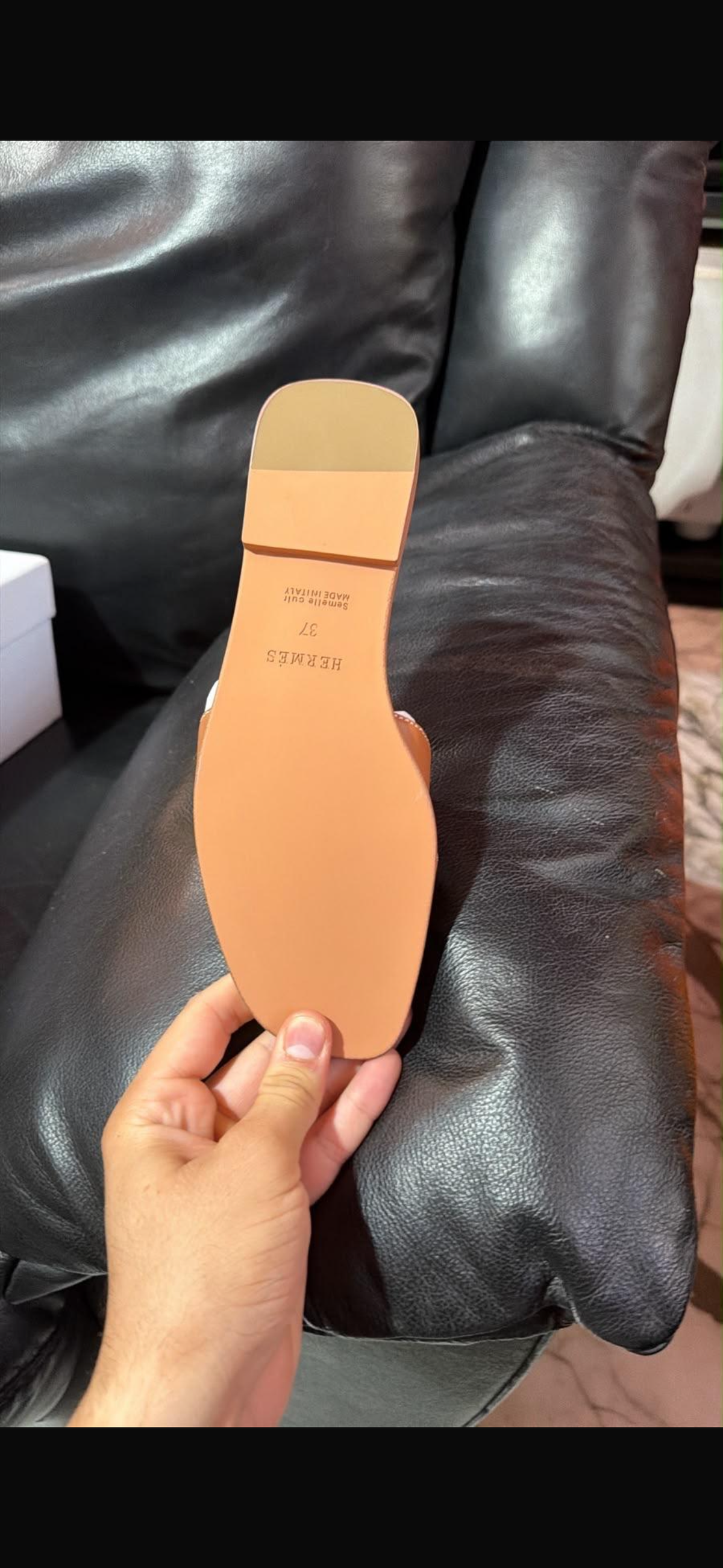 Hermes slipper stock