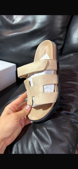 Hermes slipper stock