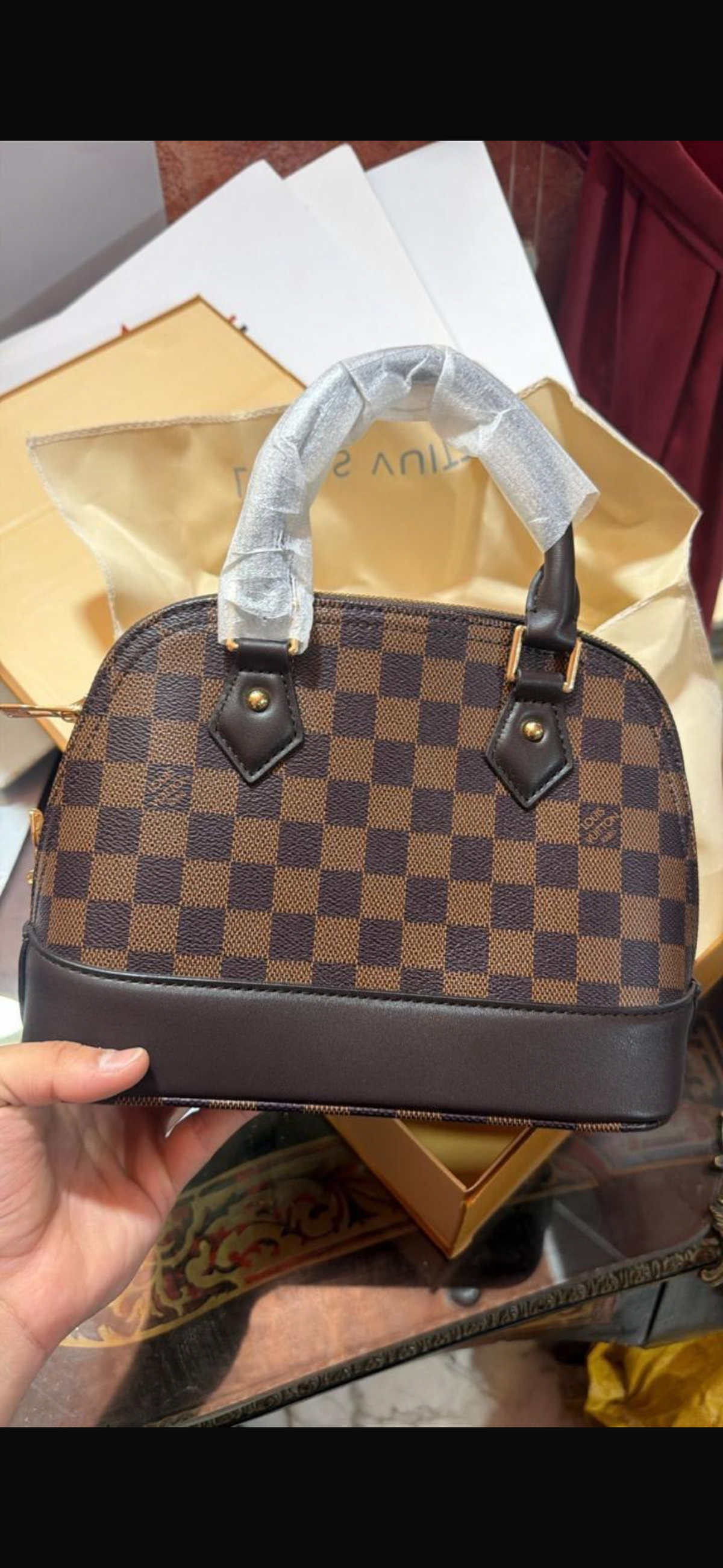 Louis vuitton bag Stock