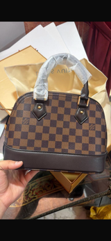 Louis vuitton bag Stock