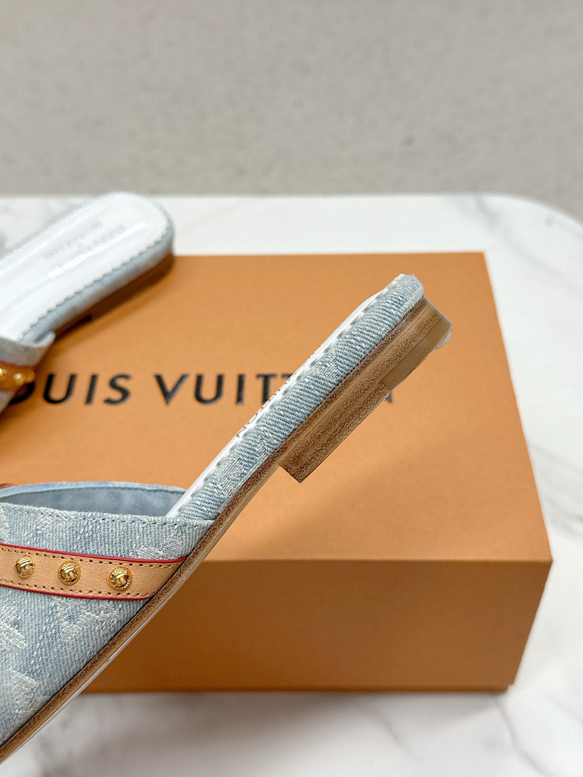 LOVE LOVE Chunky Heel Sandals Louis Vuitton Premium Version