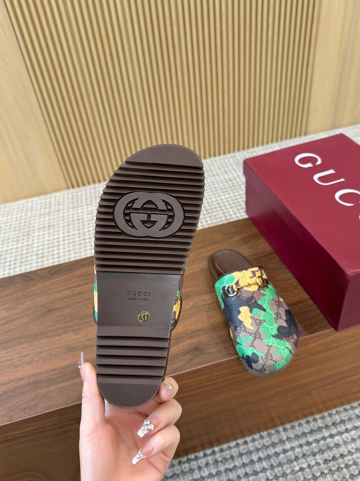 [Women's & Men's] Gucci Limited Edition Bag and Slippers