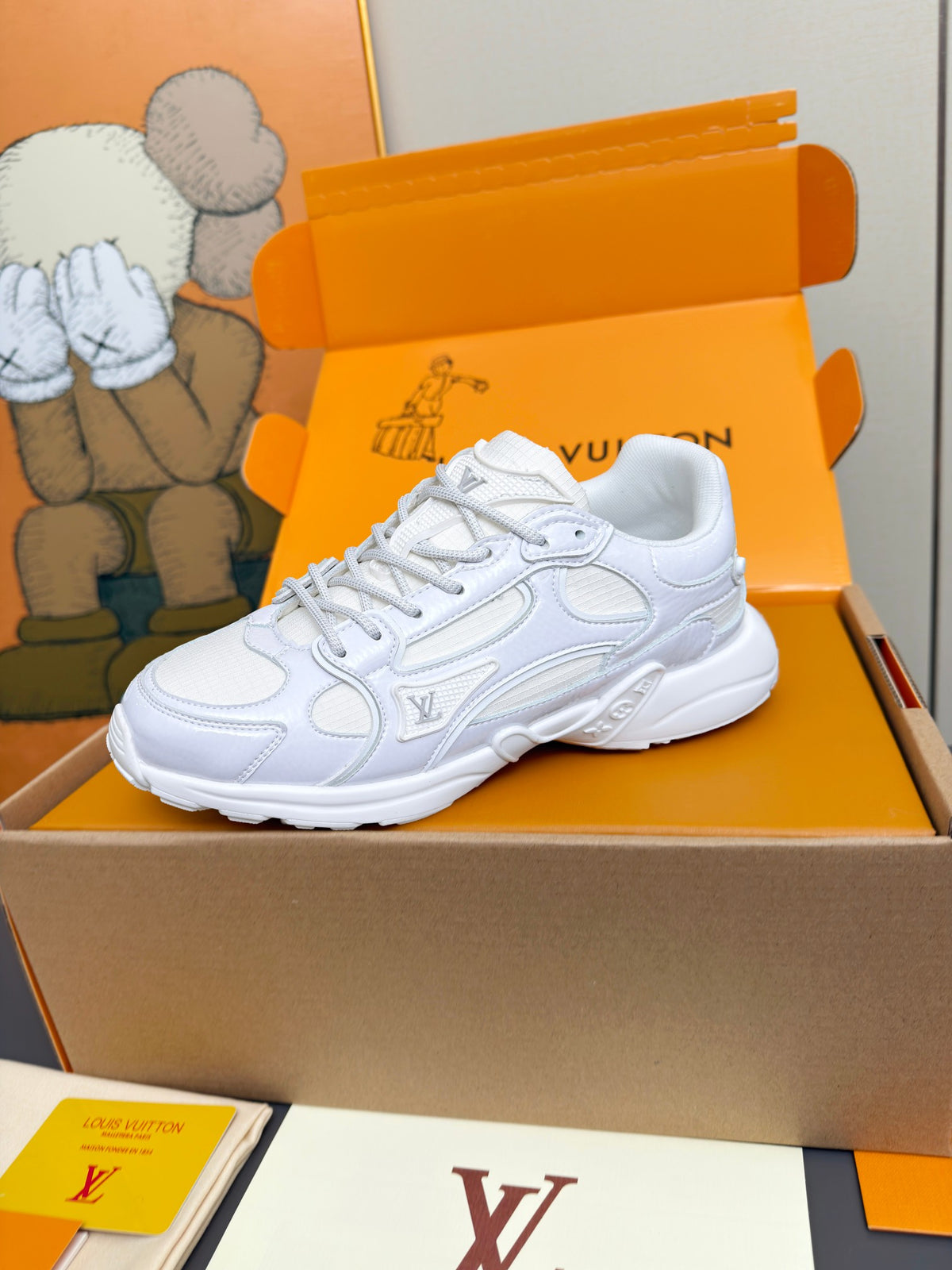 New LV couple sneakers in the latest colors