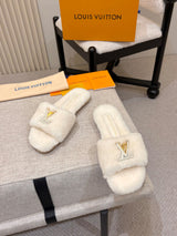 p325 LV Wool Women's Furry Slippers