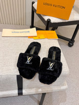 p325 LV Wool Women's Furry Slippers