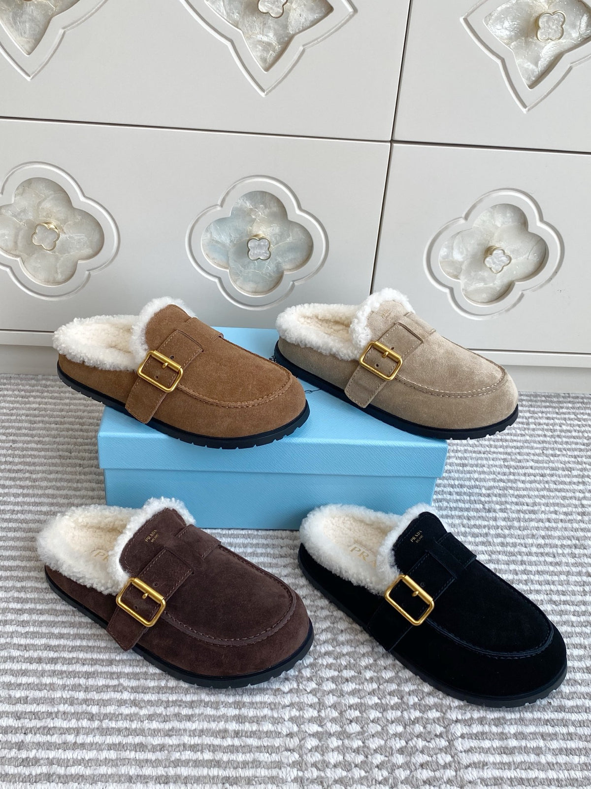 p315 Prada Fall/Winter Lambswool Mule Slippers | New Women's Boken Style