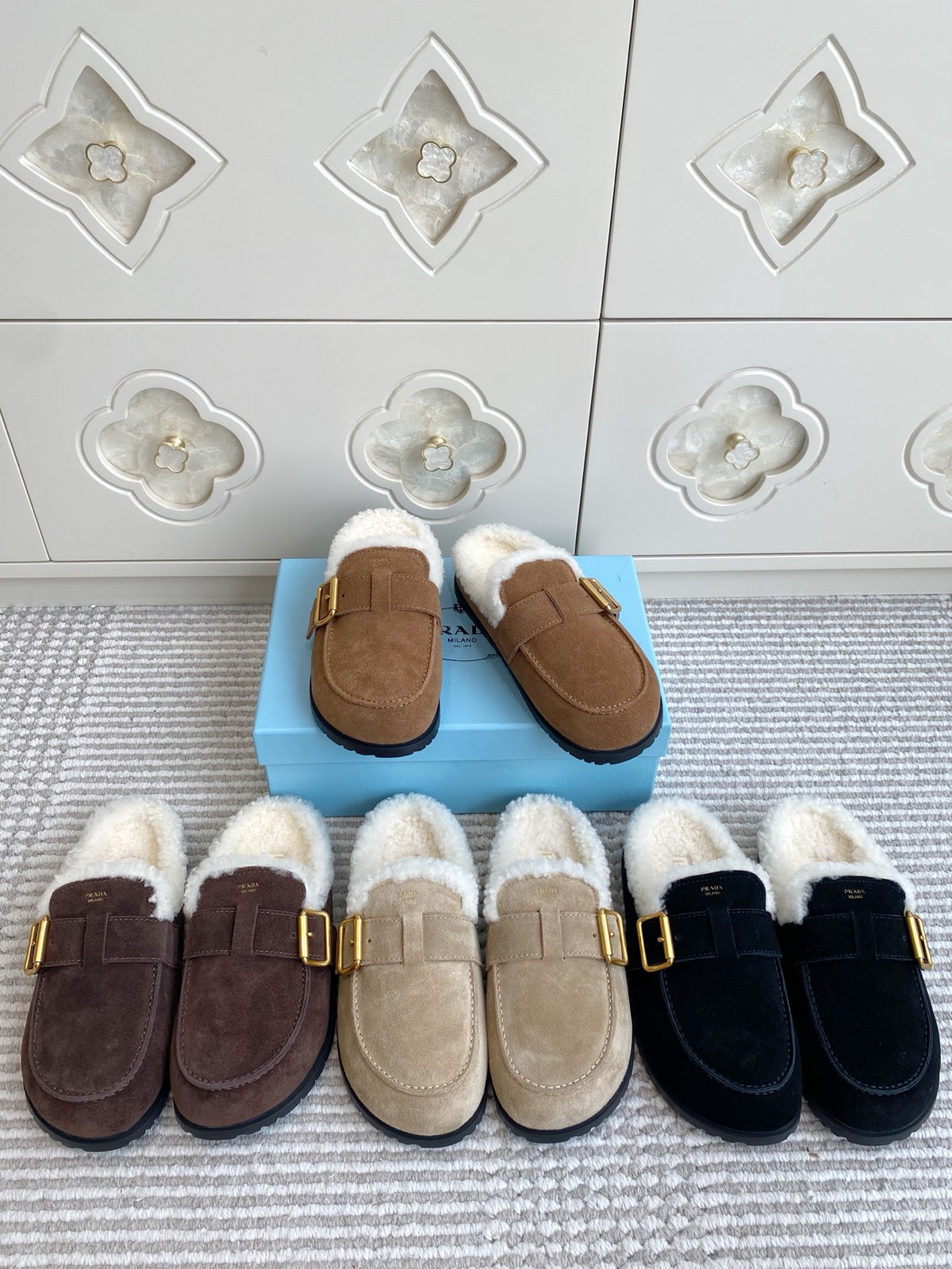 p315 Prada Fall/Winter Lambswool Mule Slippers | New Women's Boken Style