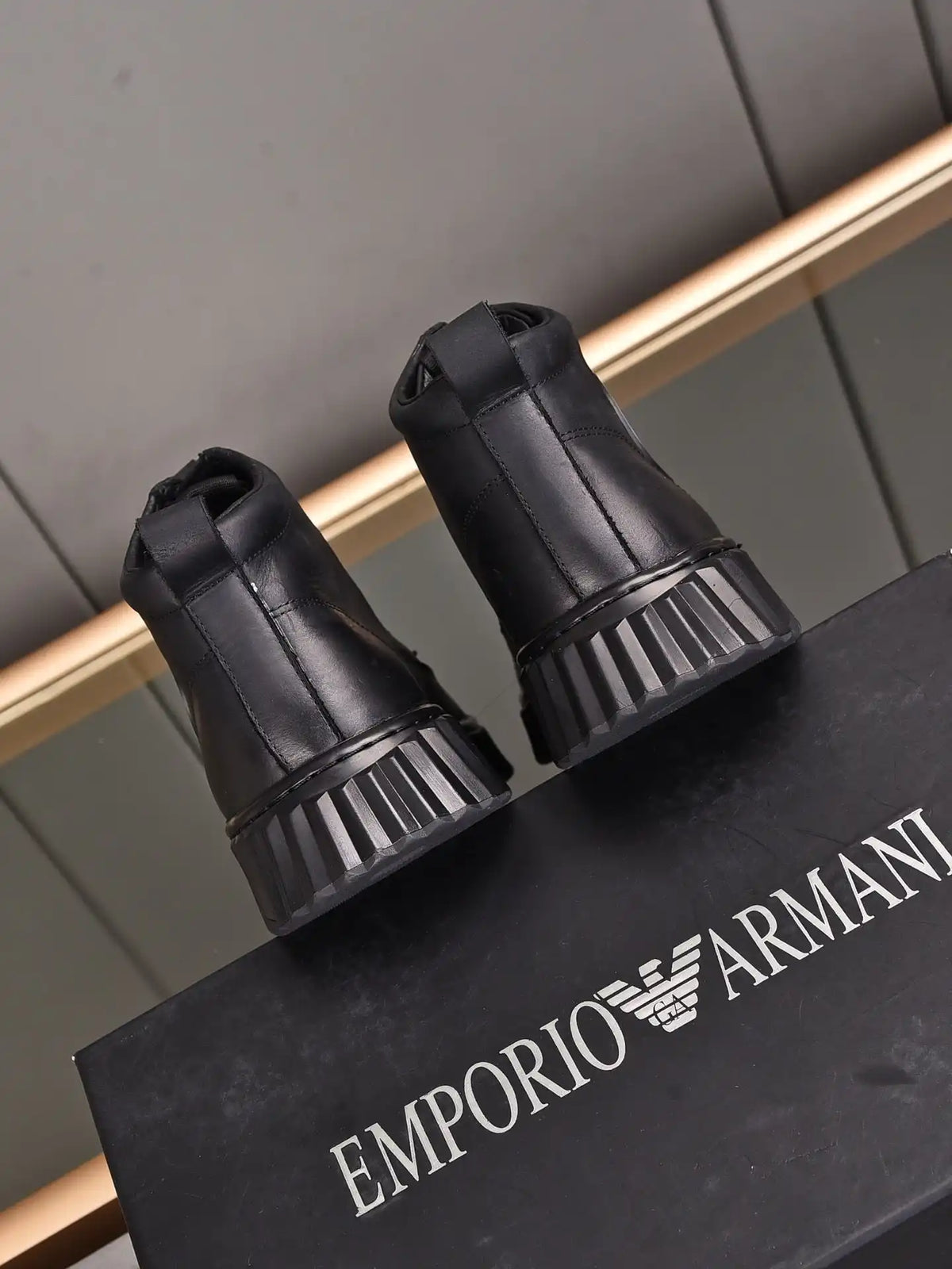 Armani has leather and fur men's shoes with code 27B7 Size38444 custom-made