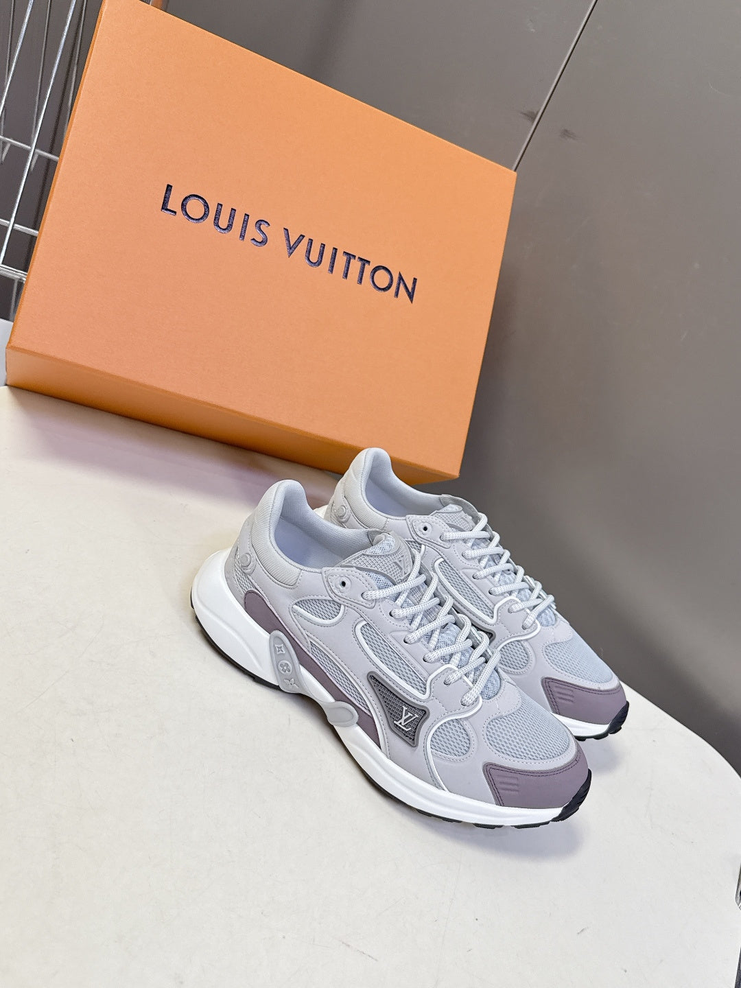 Men's + 10 LV Louis Vuitton OLYMPIA Couple Sneakers