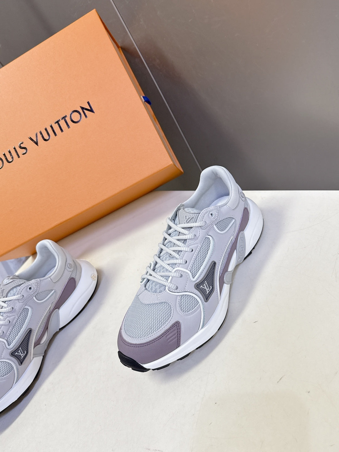 Men's + 10 LV Louis Vuitton OLYMPIA Couple Sneakers
