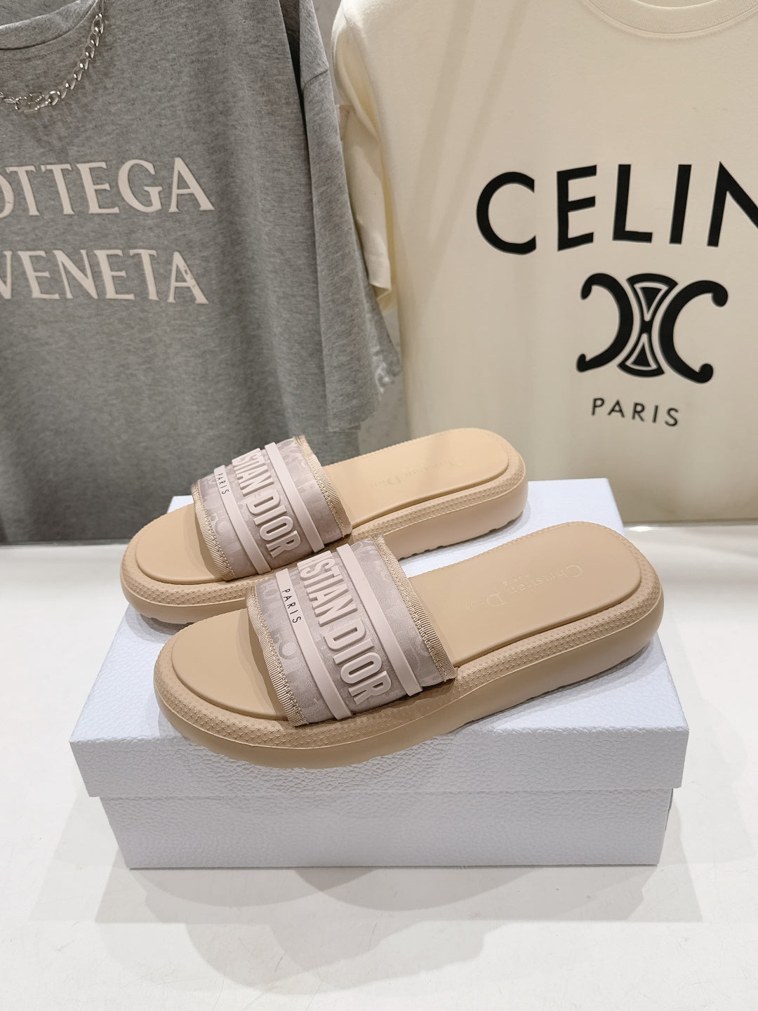 High-quality Dior F019 2026 SS Summer New Thick-soled Beach Sandals