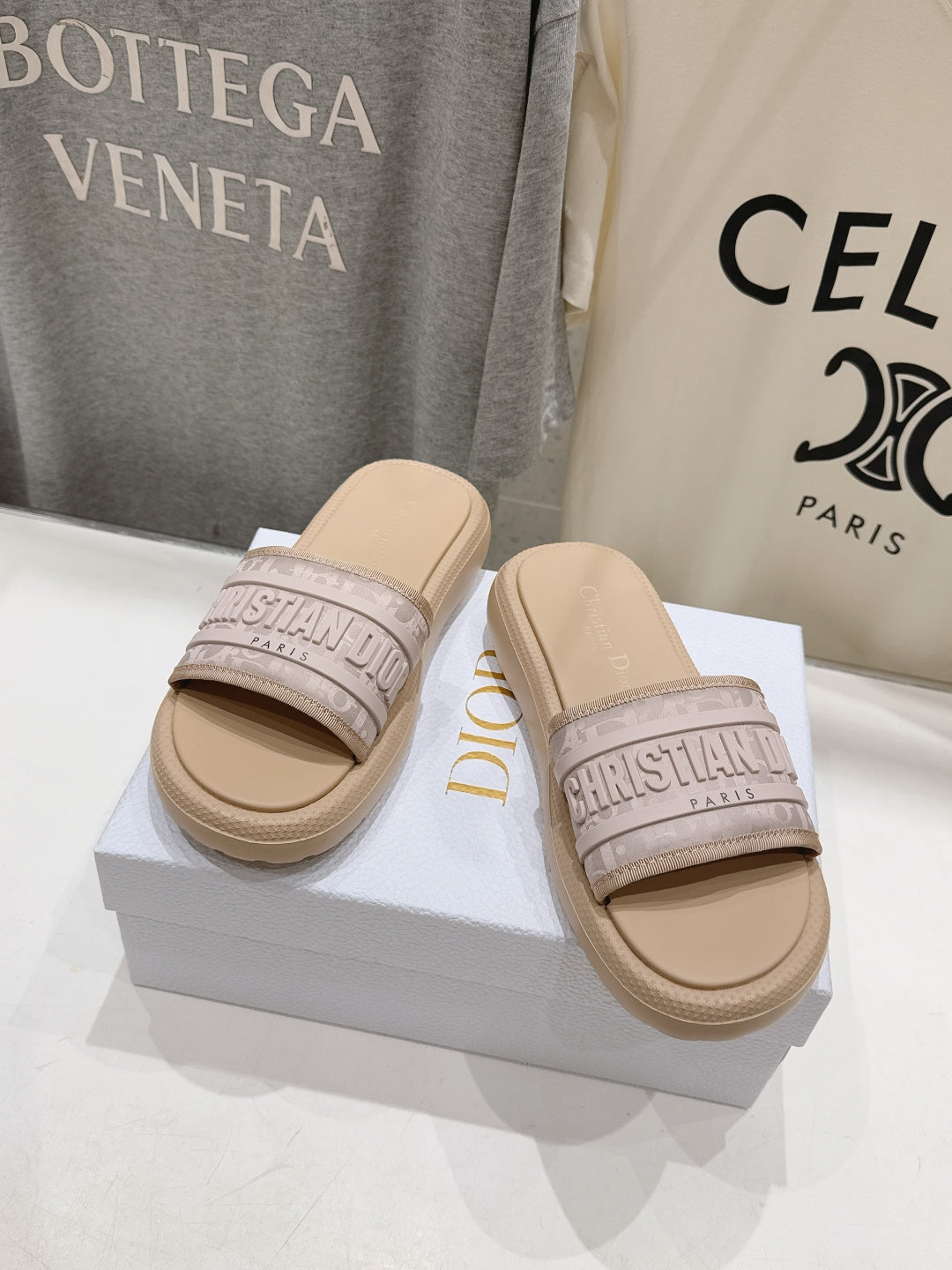 High-quality Dior F019 2026 SS Summer New Thick-soled Beach Sandals