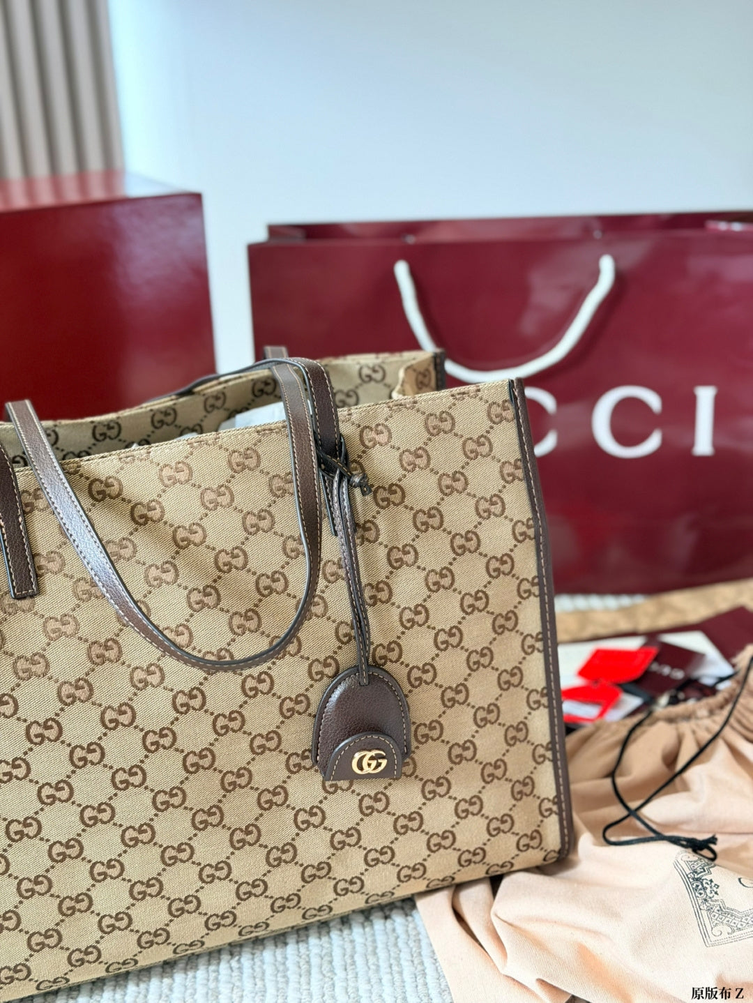 This new Gucci monogram tote bag is totally my style!