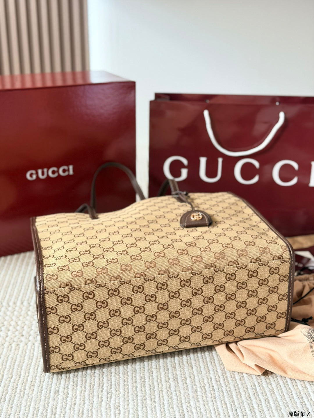 This new Gucci monogram tote bag is totally my style!