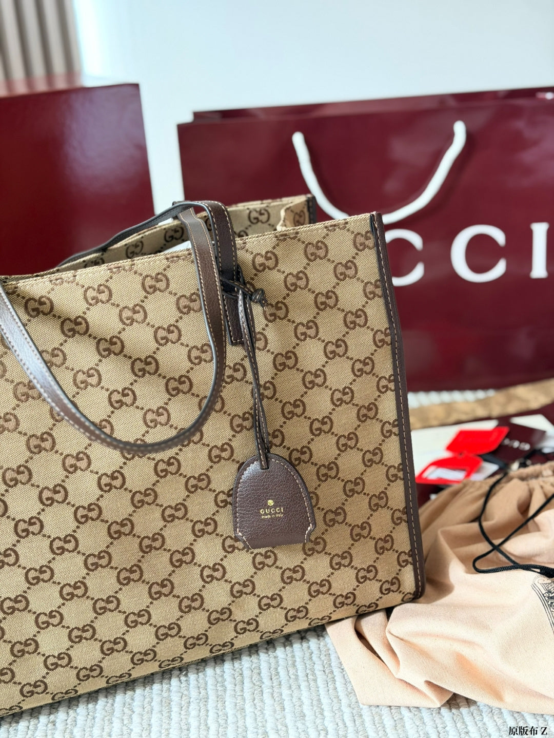 This new Gucci monogram tote bag is totally my style!