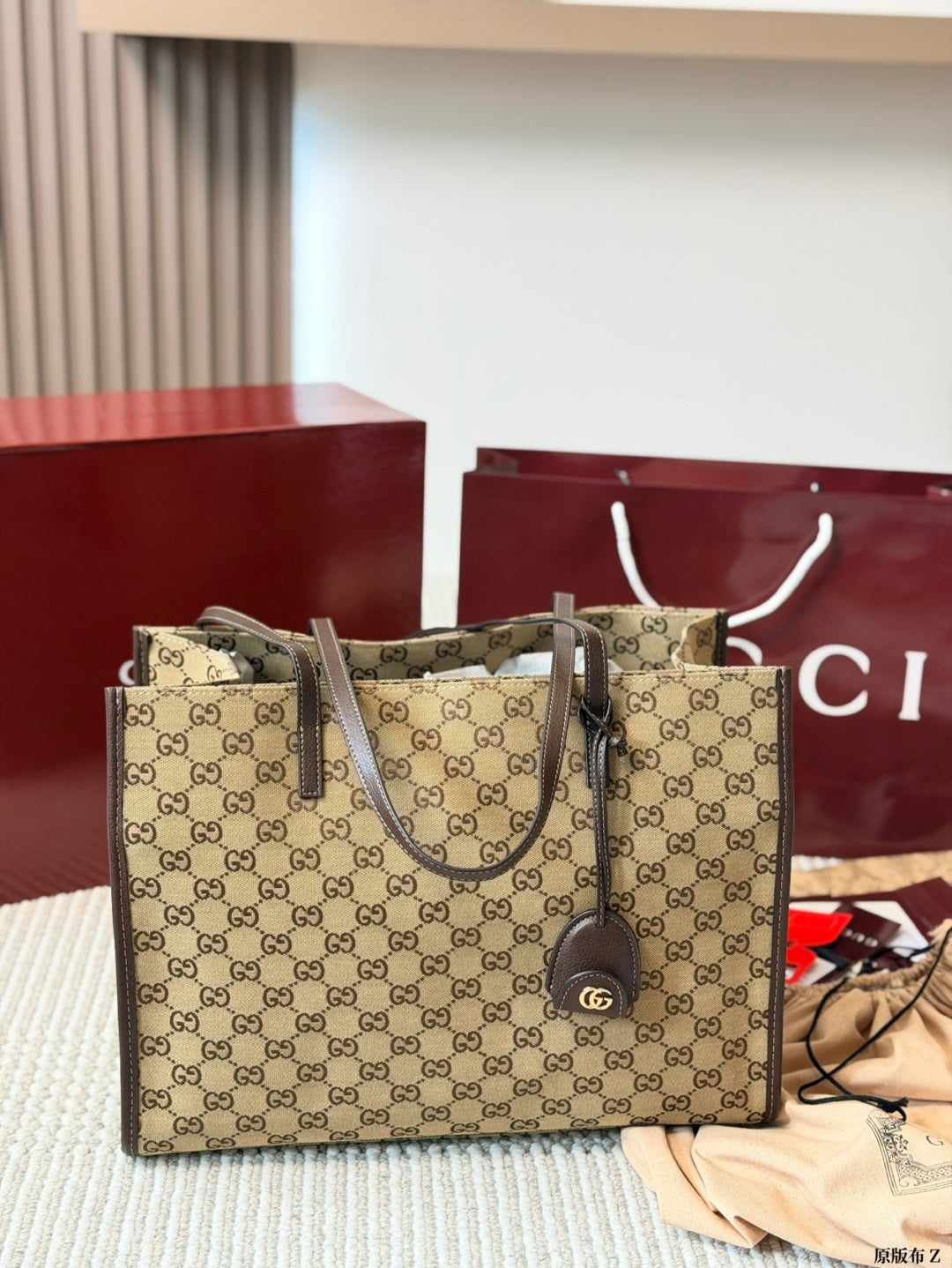 This new Gucci monogram tote bag is totally my style!