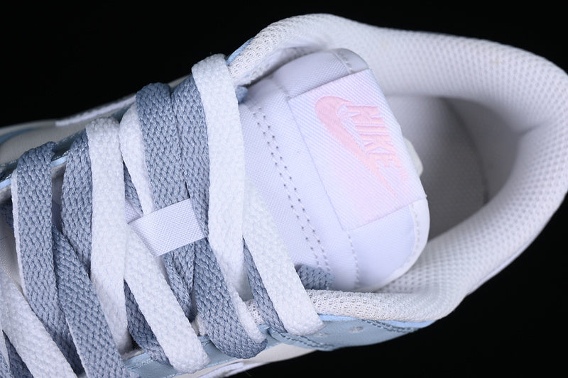 【300】[FD9911-101]-[SB DUNK LOW WHITE/BLUE]-[WOMAN:35.5-40]