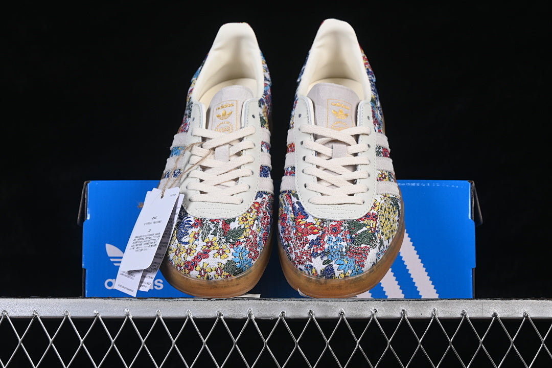 【220】[JP5309]-[GAZELLE INDOOR OFF-WHITE/MULTI]-[WOMAN:35-39]-[MAN:40-45]