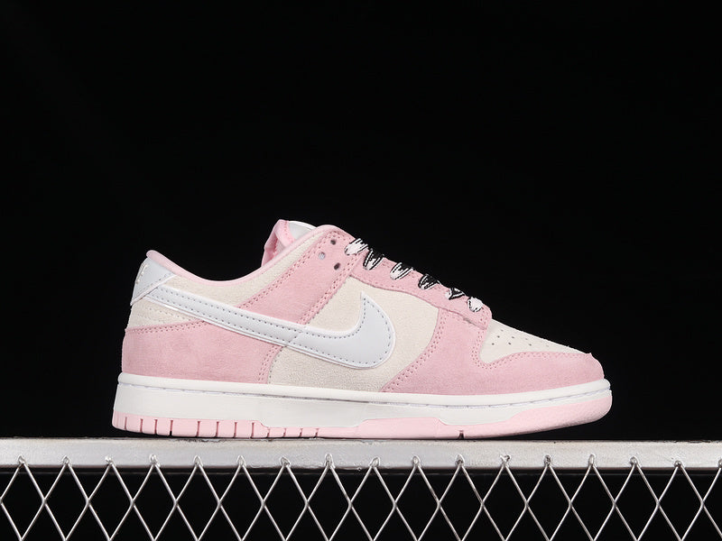 【330】[DV3054-600]-[SB DUNK LOW PINK FOAM/PURE PLATINUM/PHANTOM]-[WOMAN:36-40]