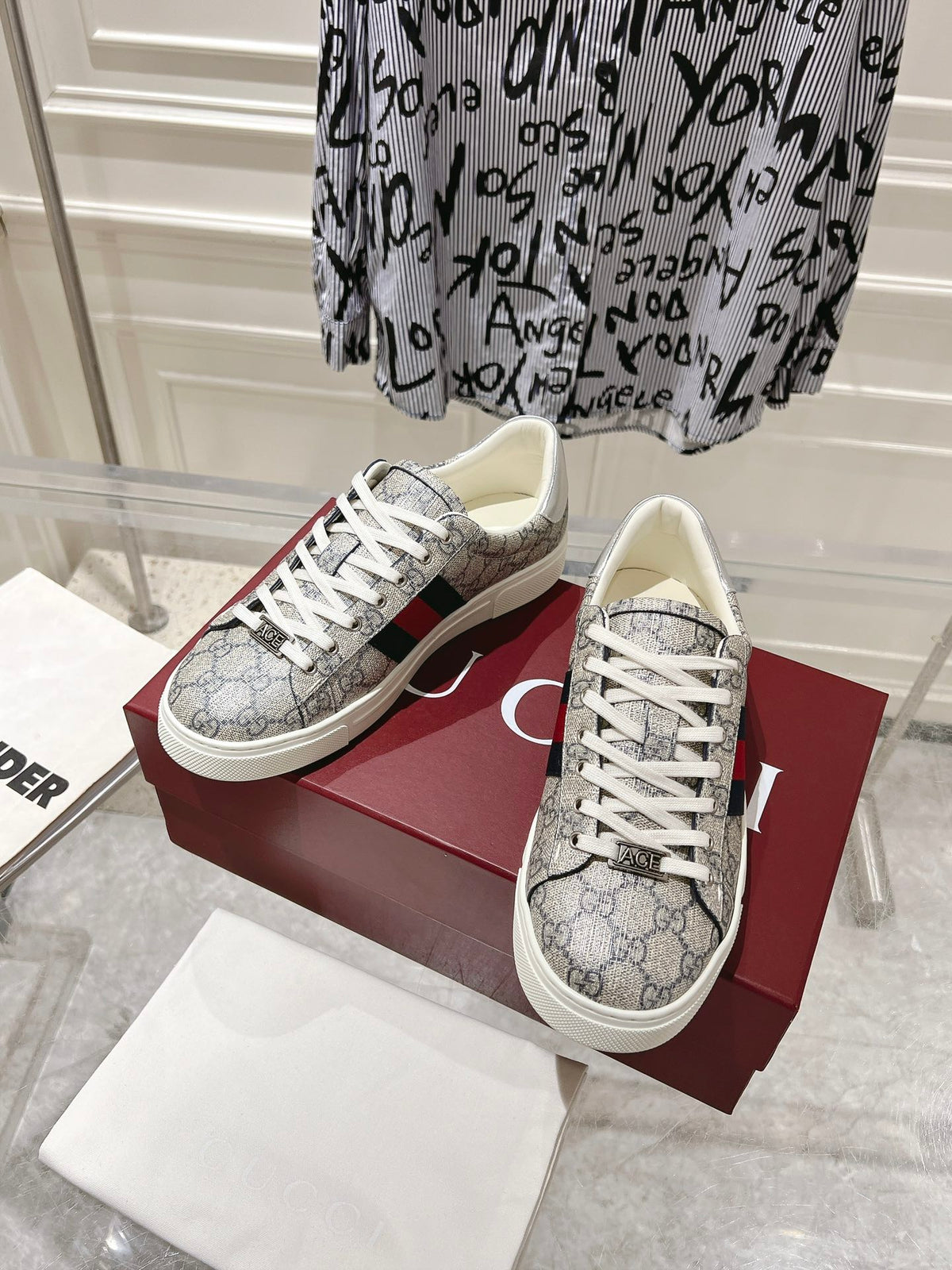 Gucci's latest Ace series Pro version white sneakers