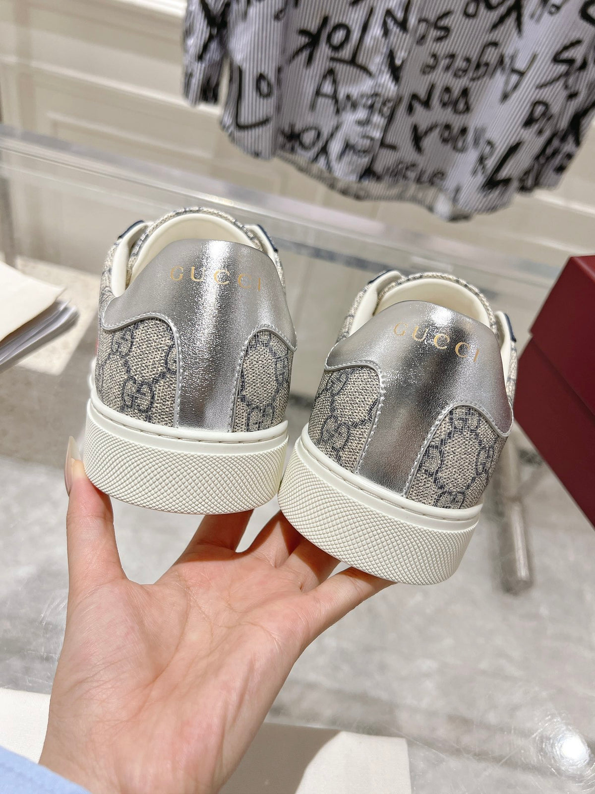 Gucci's latest Ace series Pro version white sneakers