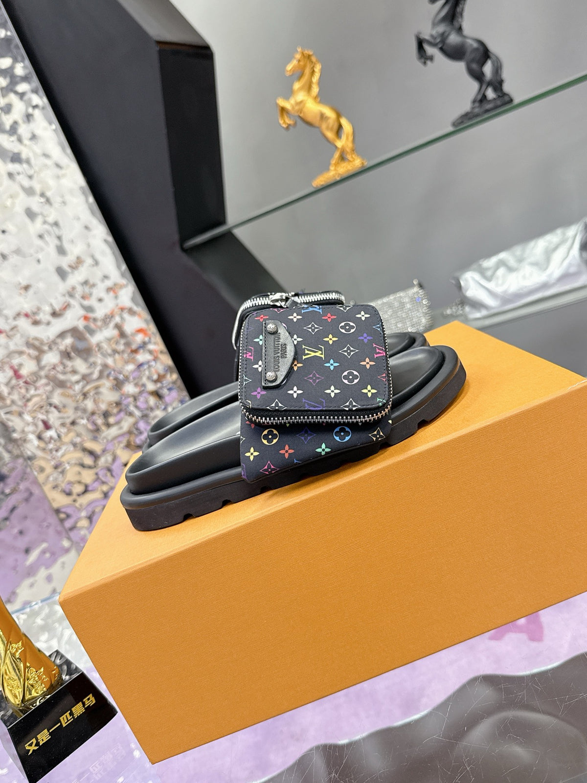 Takashi Murakami x LV collaboration series, latest denim slippers for couples