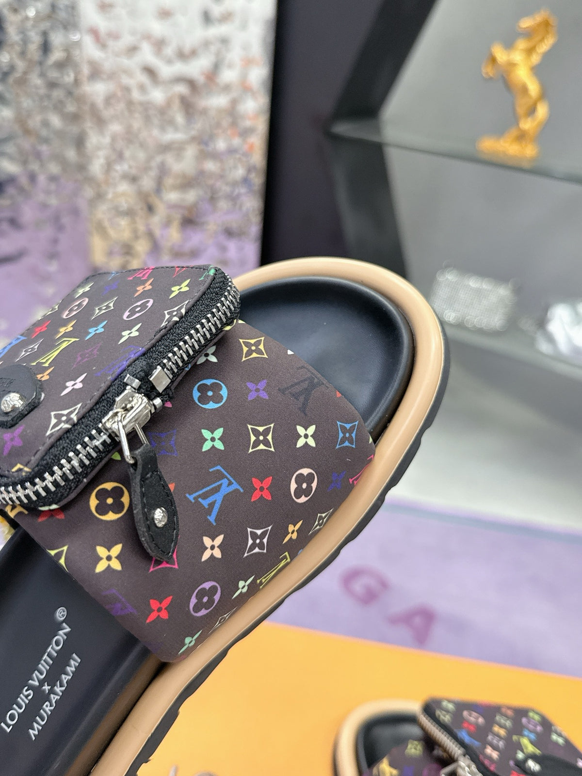 Takashi Murakami's LV series couple's sandals