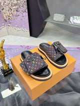 Takashi Murakami's LV series couple's sandals