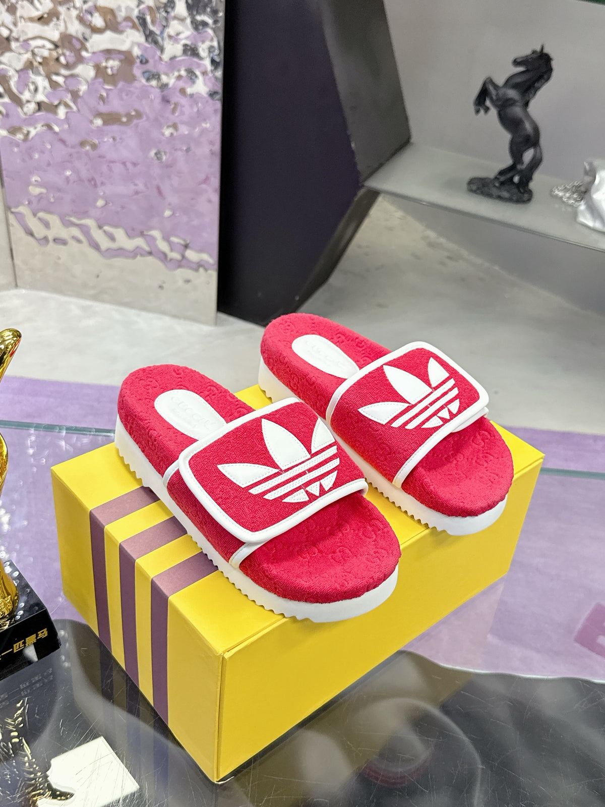 adidas x Gucci联名系列女士GG防水台拖鞋