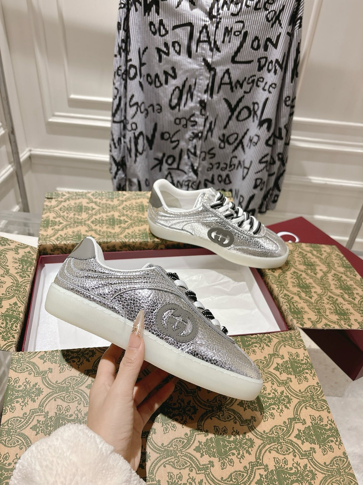 New women's style now available! Gucci 2025 Fall/Winter sneakers
