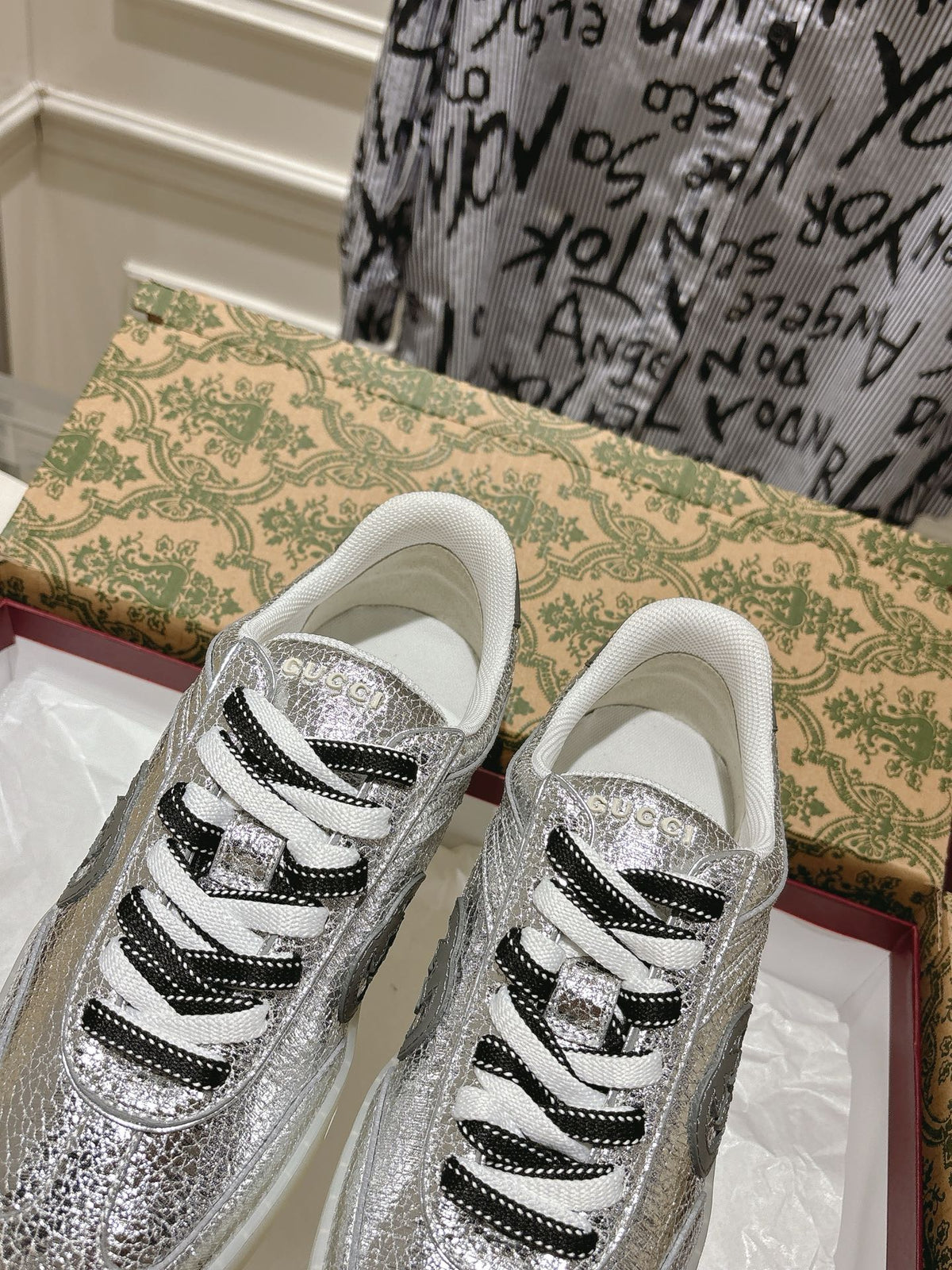 New women's style now available! Gucci 2025 Fall/Winter sneakers