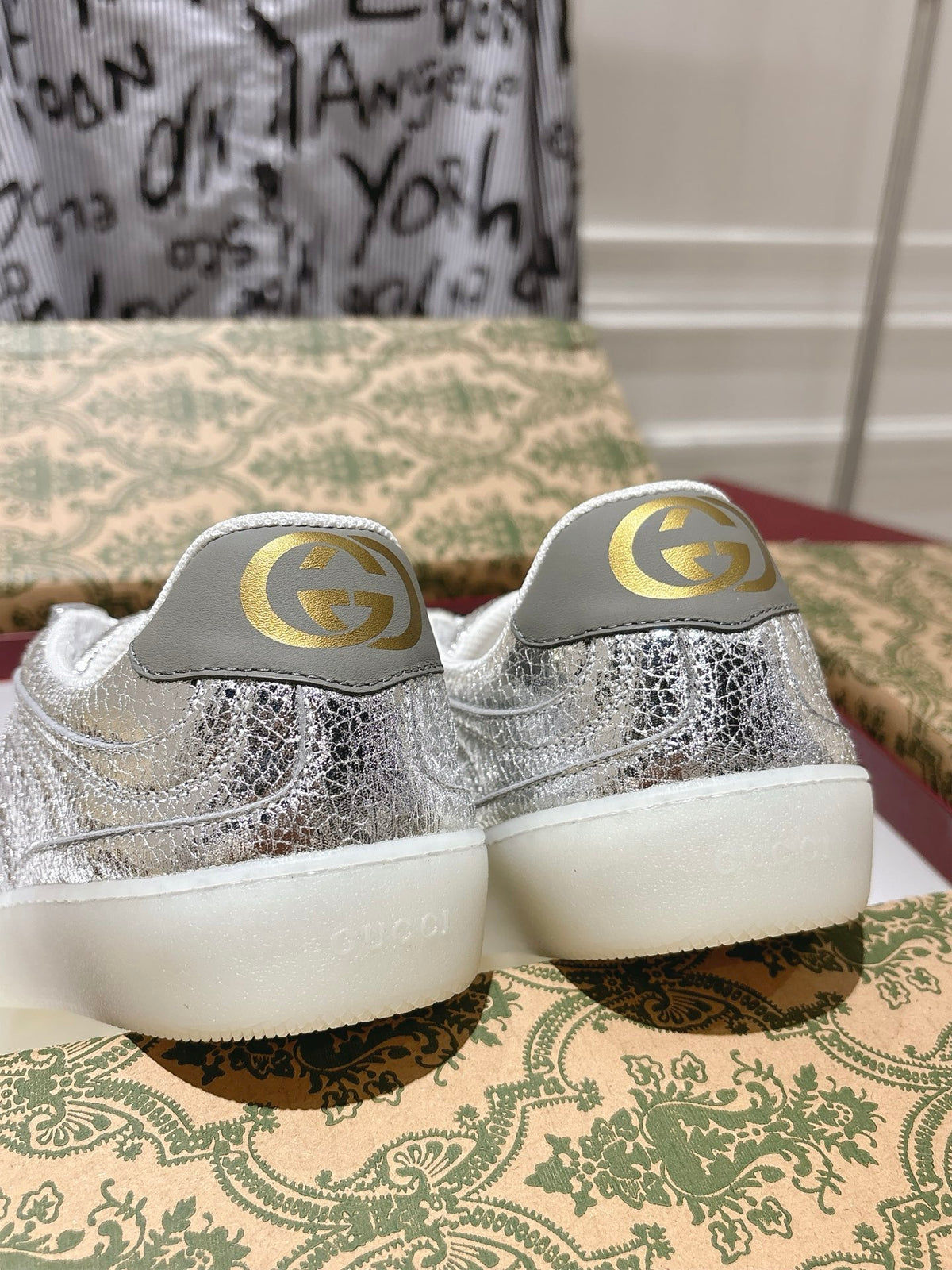 New women's style now available! Gucci 2025 Fall/Winter sneakers