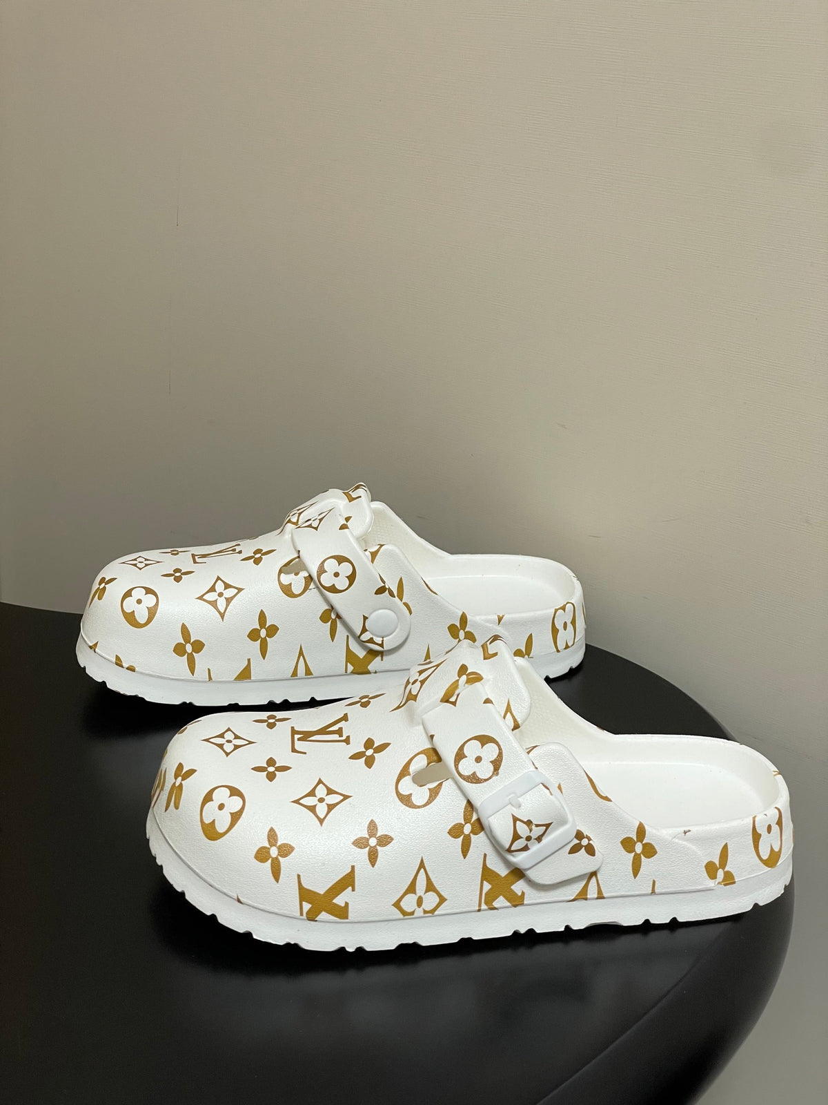 Latest Hot Selling Louis Vuitton Birkenstock Mules, Jelly-like Half-Slippers, Couple Style, Casual Beach Shoes